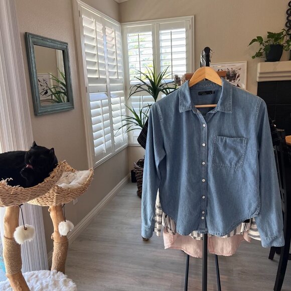 Prana Shirt Womens SZ Small Washed Out Denim Chambray 100% Organic Cotton Simple - Picture 15 of 15